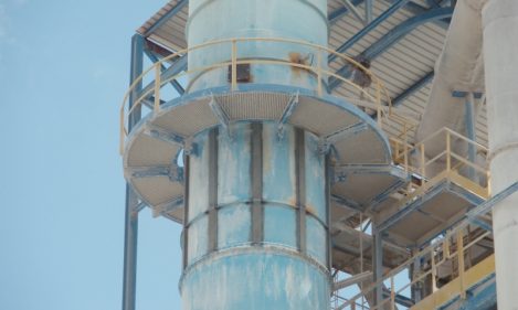 Comprobación de Chimenea Ercros - Análisis por medio de elementos finitos