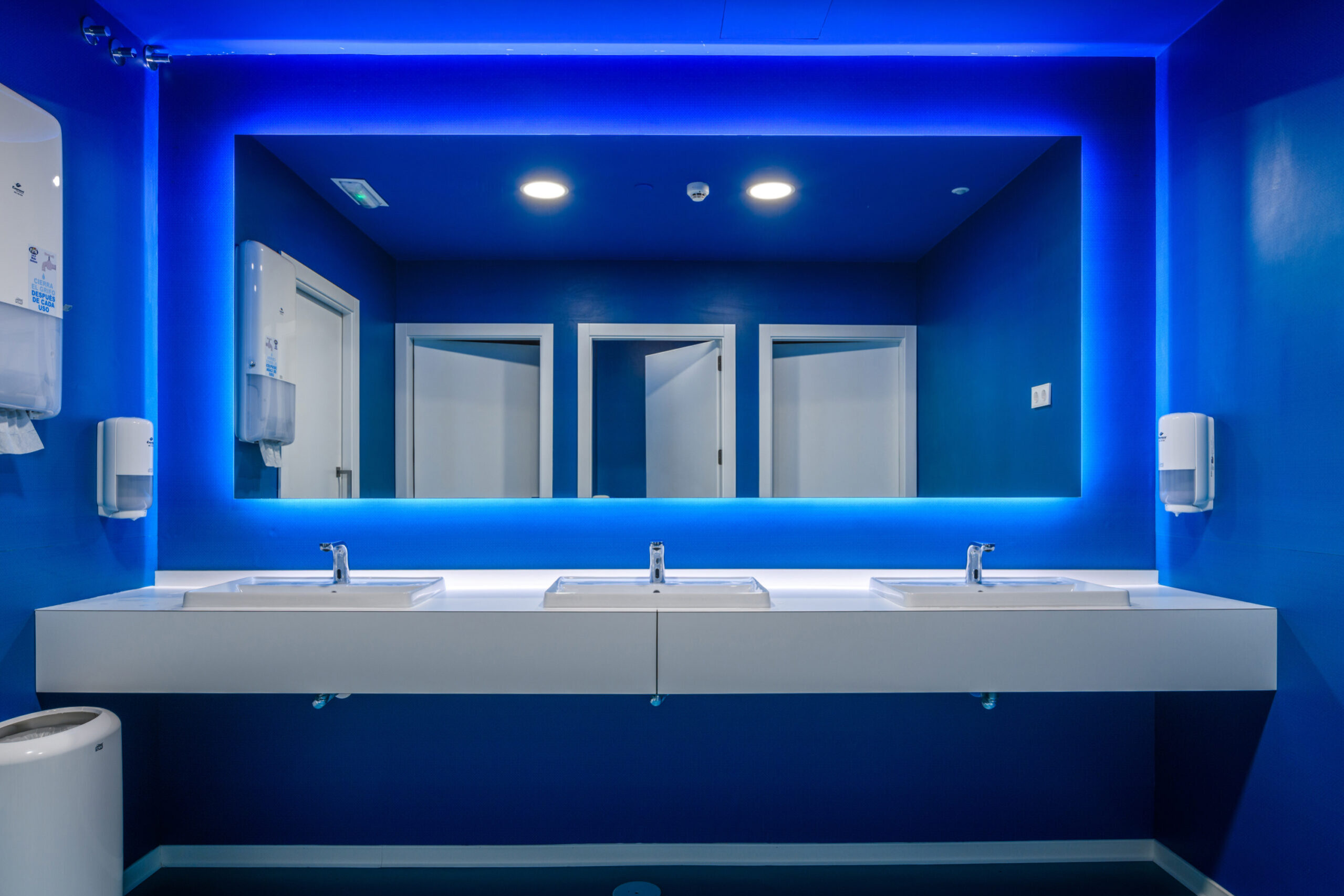 Rehabilitación Oficinas Fini - Baños