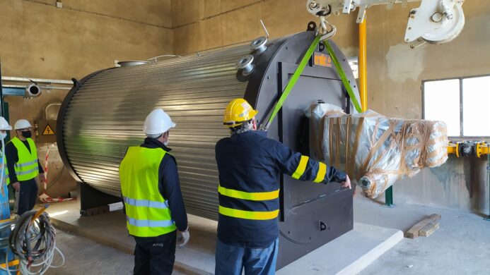 caldera en su emplazamiento