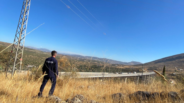 técnico líneas eléctricas