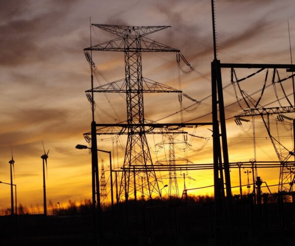 Lineas-Areas-de-Alta-Tensión