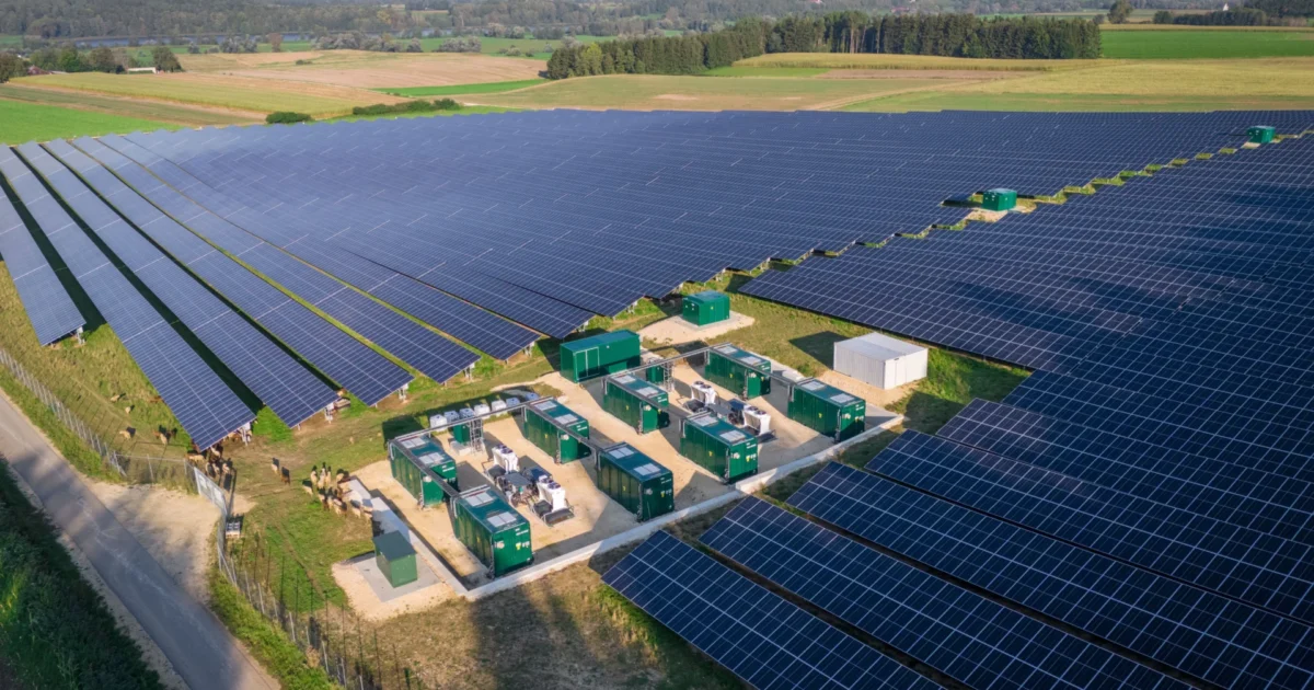 Instalación de baterías de almacenamiento en Europa para transición energética